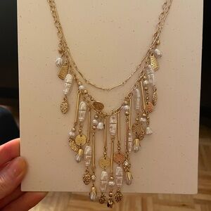 Elegant Gold and Pearl Necklace